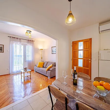Zalaz Sunca Apartment
